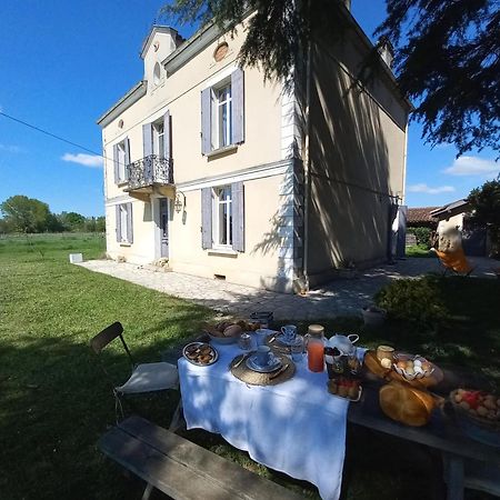 L' Embellie Sur Lot Panzió Sainte-Livrade-sur-Lot Kültér fotó
